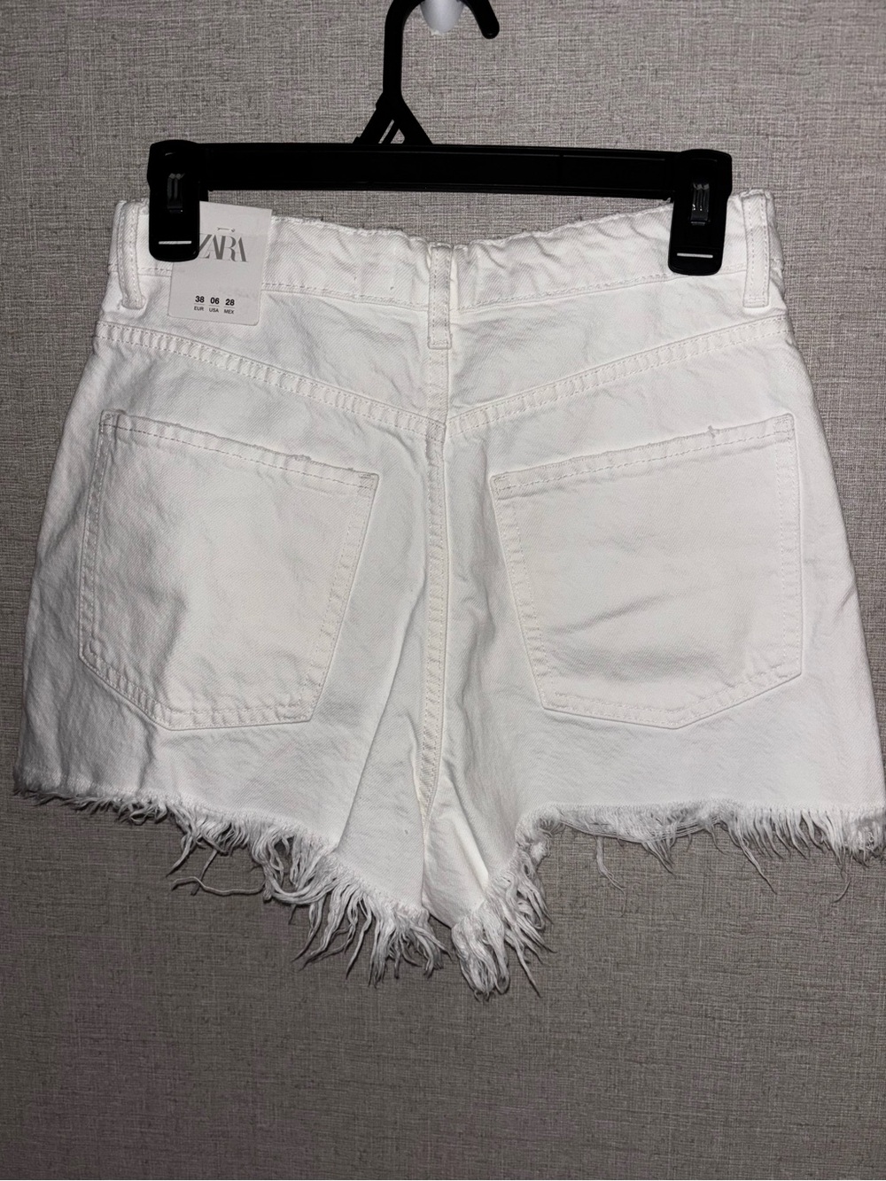 NWT Zara High-Waist Frayed Denim Shorts - Picture 4 of 4